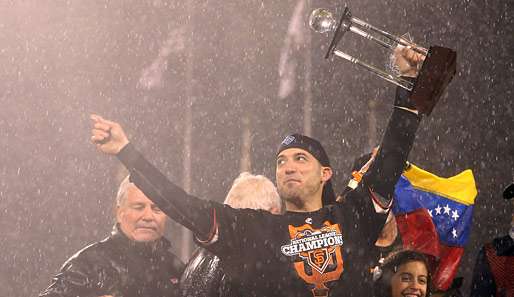 NLCS-MVP Marco Scutaro feiert den Einzug seiner San Francisco Giants in die World Series
