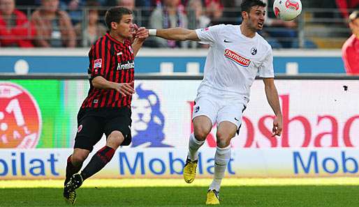 Sebastian Jung (l.) soll seinen Vertrag bei Frankfurt vorzeitig verlängern