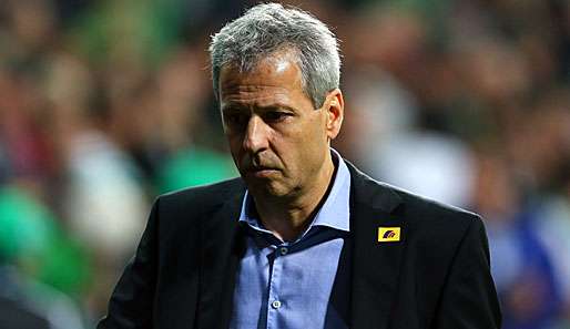 Trainer Lucien Favre sucht nach Lösungen, um Gladbach aus der Krise zu führen