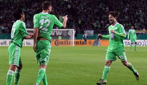 Bejubelten das Weiterkommen im DFB-Pokal: Makoto Hasebe, Bas Dost und Diego (v.l.)