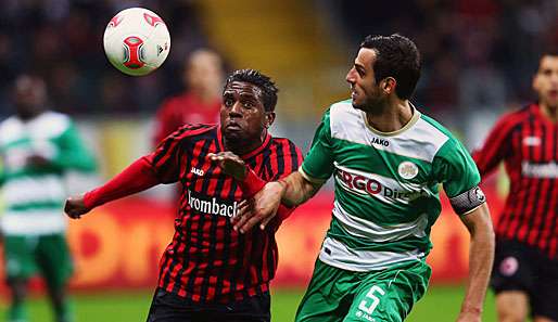 Olivier Occean (l.) wurde von Trainer Armin Veh für seinen Auftritt gegen Greuther Fürth kritisiert