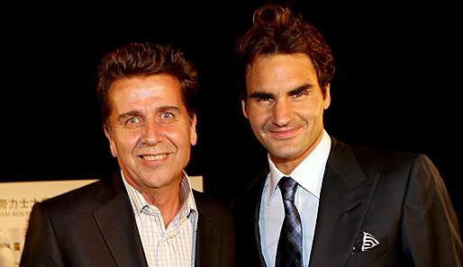 Brad Drewett (l.) darf bis 2015 Roger Federer in London zum ATP-Finale begrüßen