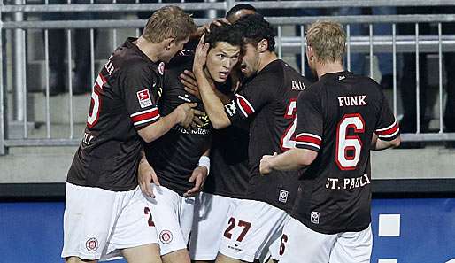 Nicht nur sportlich lief es zuletzt besser für St. Pauli - auch finanziell steht der Verein besser da