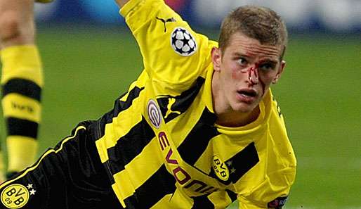 Sven Bender musste erneut aufgrund einer Gesichtsverletzung ausgewechselt werden