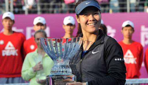 Kann zurecht strahlen: Li Na hat das Heimturnier in Shenzhen gewonnen