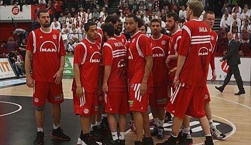 Der FC Bayern muss im Pokal gegen Titelverteidiger Bamberg ran