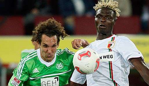Emanuel Pogatetz (l.) will den VfL Wolfsburg offenbar noch im Winter verlassen
