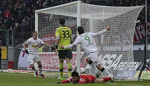 Das frühe 2:0: Herrmann trifft nach Vorlage von De Jong