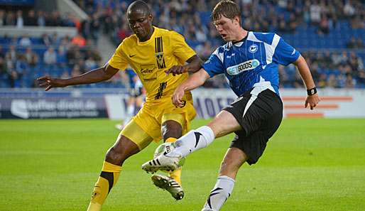 Seyi Olajengbesi (l.) wechselt zum SV Sandhausen in die zweite Liga