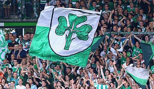 Die Fans von Greuther Fürth wurden nach dem 2:1 bei Schalke 04 von Vermummten angegriffen