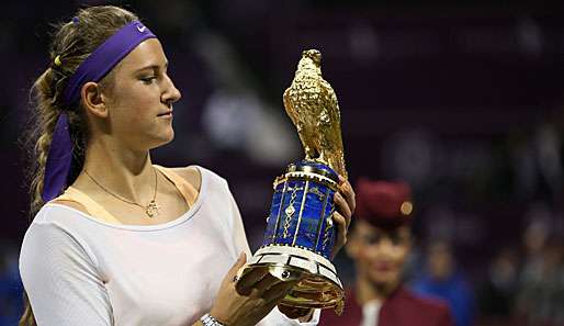 Durfte nach zweieinhalb Stunden die Trophäe in Empfang nehmen: Wiktoria Asarenka