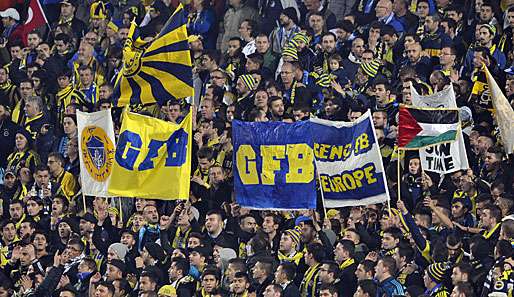 Die mitgereisten Fenerbahce-Fans hatten jede Menge Grund zum Jubeln