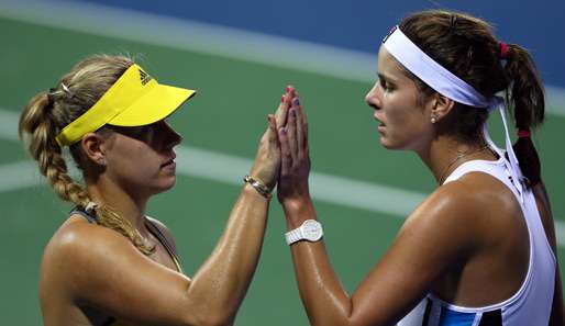 Im Doppel erreichten Angelique Kerber (l.) und Julia Görges in Dubai bereits die zweite Runde