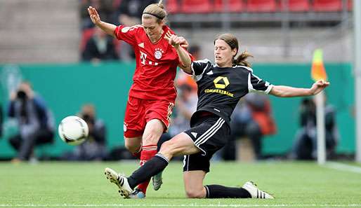 Kerstin Garefrekes (r.) trifft auch in dieser Saison zuverlässig