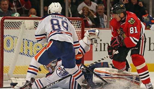 Marian Hossa schoss die Blackhawks in der OT zum 16. Saisonsieg