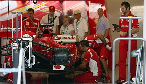 Keine Diktatur in der Ferrari-Box. Anders als bei Red Bull stehen bei Ferrari alle auf einer Stufe