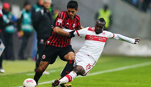 Bereits im Spiel gegen den VfB Stuttgart zog sich Carlos Zambrano (l.) eine Schulterverltzung zu