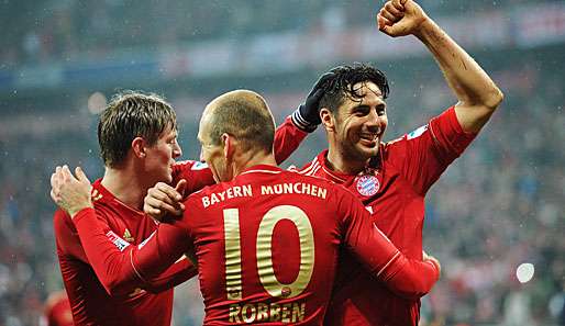 Claudio Pizarro (r.) jubelte beim Bayern-Kantersieg gegen den HSV gleich vier Mal