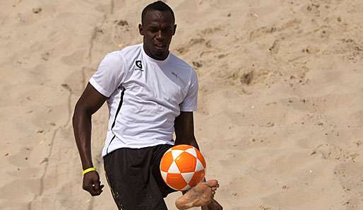 Im Vorfeld des Rennens hatte sich der jamaikanische Sprintstar am Strand anderweitig fit gehalten