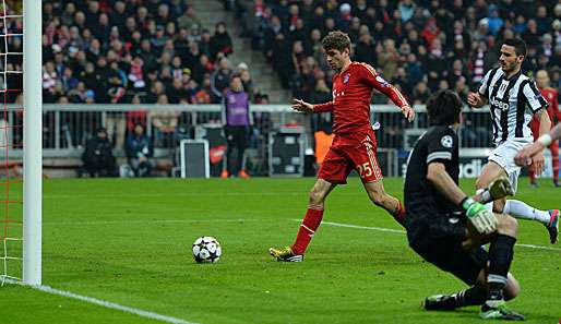Nach Vorlage von Mandzukic netzt Thomas Müller in der 63. Minute freistehend zum wichtigen 2:0 ein
