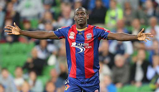 Emile Heskey ist der Toptorjäger der Newcastle Jets und bleibt ein weiteres Jahr