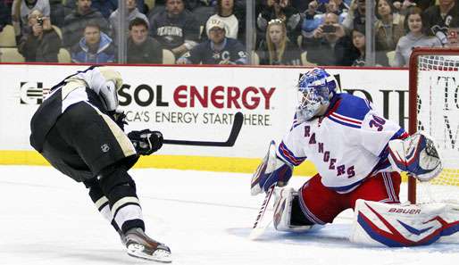 Jussi Jokinen schlug Rangers-Goalie Henrik Lundqvist bei seinem Debüt für Pittsburgh gleich doppelt