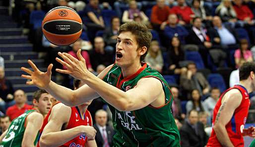 Tibor Pleiß verlor mit Caja Laboral Vitoria auch das zweite Spiel im Euroleague-Viertelfinale