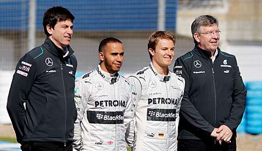 Motorsportchef Toto Wolff (l.) bei der offiziellen Team-Präsentation von Mercedes 