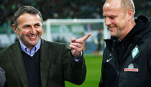 Klaus Allofs (l.) glaubt weiterhin an die Fähigkeiten seines langjährigen Trainers Thomas Schaaf (r.)