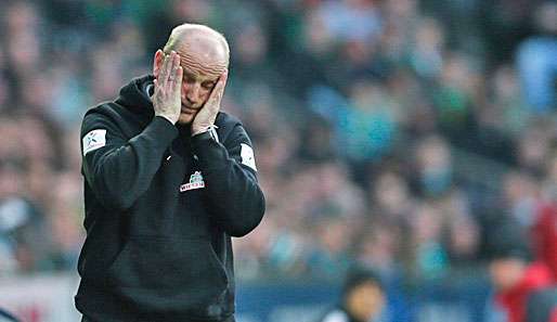 Thomas Schaaf und Werder Bremen haben nur noch fünf Zähler Vorsprung auf den Relegationsplatz