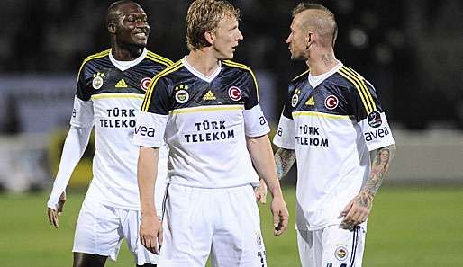 Fenerbahce: Moussa Sow (l.) und Meireles tauschten nach Schlusspfiff deftige Worte aus