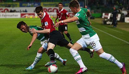 Hannover und Pocognoli (M.) konnten sich in Fürth kaum einmal durchsetzen - siegte aber dennoch