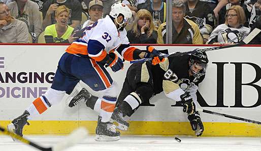 Sidney Crosby (r.) feierte gegen die Islanders seine Rückkehr - ohne Happy End