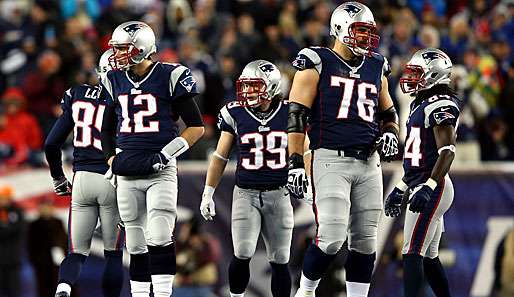 Sebastian Vollmer (2.v.r.) setzt seine Karriere in der NFL fort