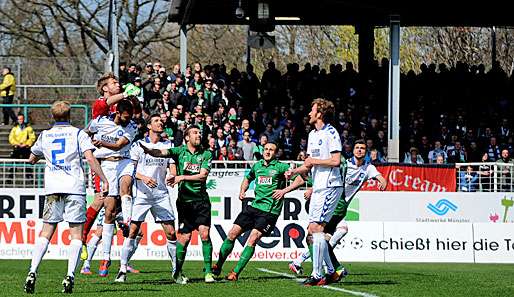 Torhüter Dirk Orlishausen und Karlsruhe wollen den Aufstieg am vorletzten Spieltag sichern