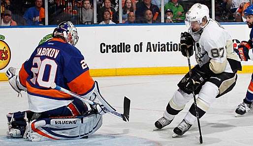 Sidney Crosby (r.) und seine Penguins stehen im Halbfinale der Eastern Conference