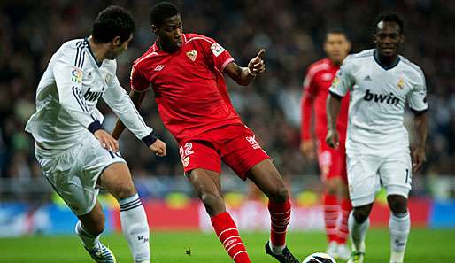 Der Franzose Geoffrey Kondogbia (M.) kam im erst im Sommer vom RC Lens nach Andalusien