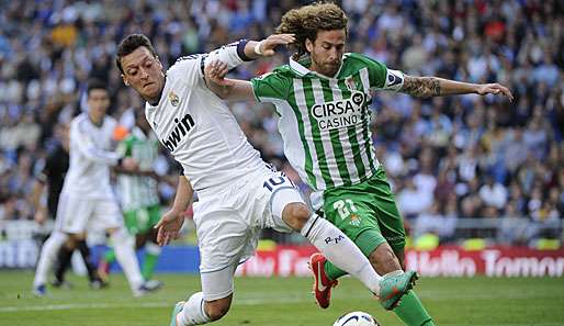 Jose Canas (r.) wechselt von Real Betis in die Premier League zu Swansea City