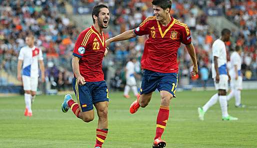 Spaniens Isco (l.) freut sich nach seinem Treffer gegen die Niederlande