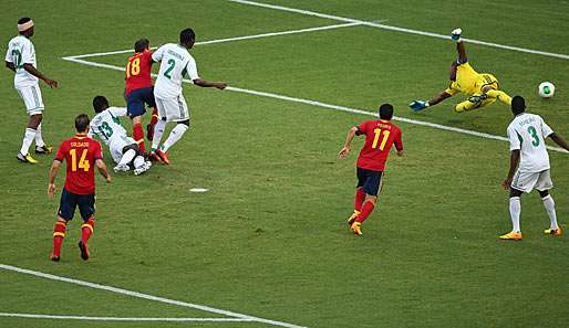 Jordi Alba erzielt hier das 1:0 für Spanien gegen Nigeria