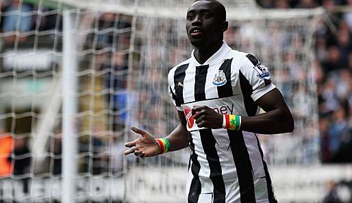 Papiss Demba Cisse wird nun doch mit dem neuen Newcastle-Sponsor auf der Brust auflaufen