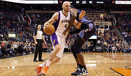 Marcin Gortat (l.) ist aus dem Trainingslager der polnischen Nationalmannschaft abgereist