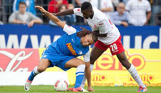 Für Jahn Regensburg erzielte Denis-Danso Weidlich (r.) in 22 Zweitliga-Einsätzen ein Tor