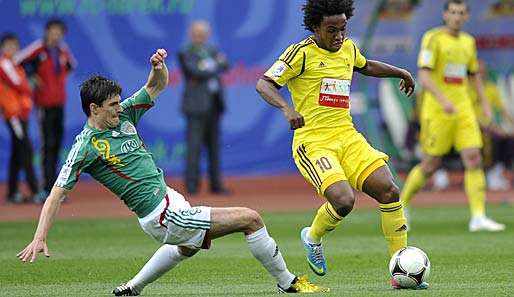 Willian (r.) soll Machatschkala nach nur einem halben Jahr schon wieder verlassen