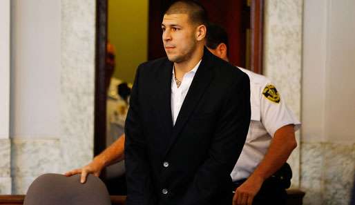 Aaron Hernandez wird verdächtigt im Juni einen seiner Freunde erschossen zu haben