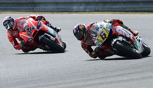 Stefan Bradl (r.) war beim Großen Preis von Tschechien im Training schnellster Pilot