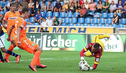 Keeper Patric Klandt musste in der 80. Minute hinter sich greifen