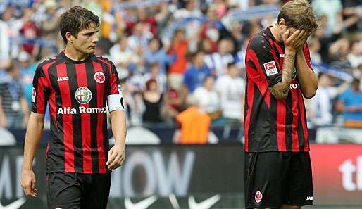 Pirmin Schwegler (l.) wird der Eintracht nach erfolgreicher OP lange fehlen