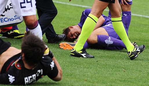 Mario Gomez bleibt nach einem Zusammenprall mit Cagliaris Keeper minutenlang liegen