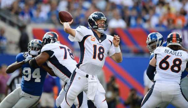 Peyton Manning (M.) entschied das Bruder-Duell gegen Eli deutlich für sich